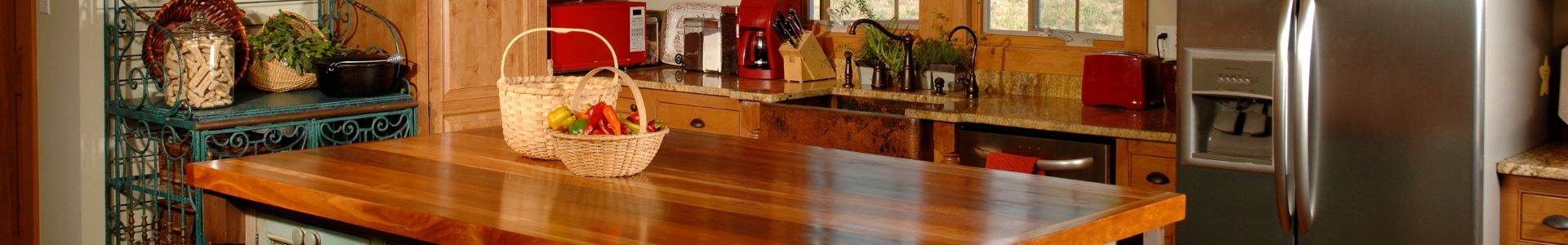 Kitchen & Dining
