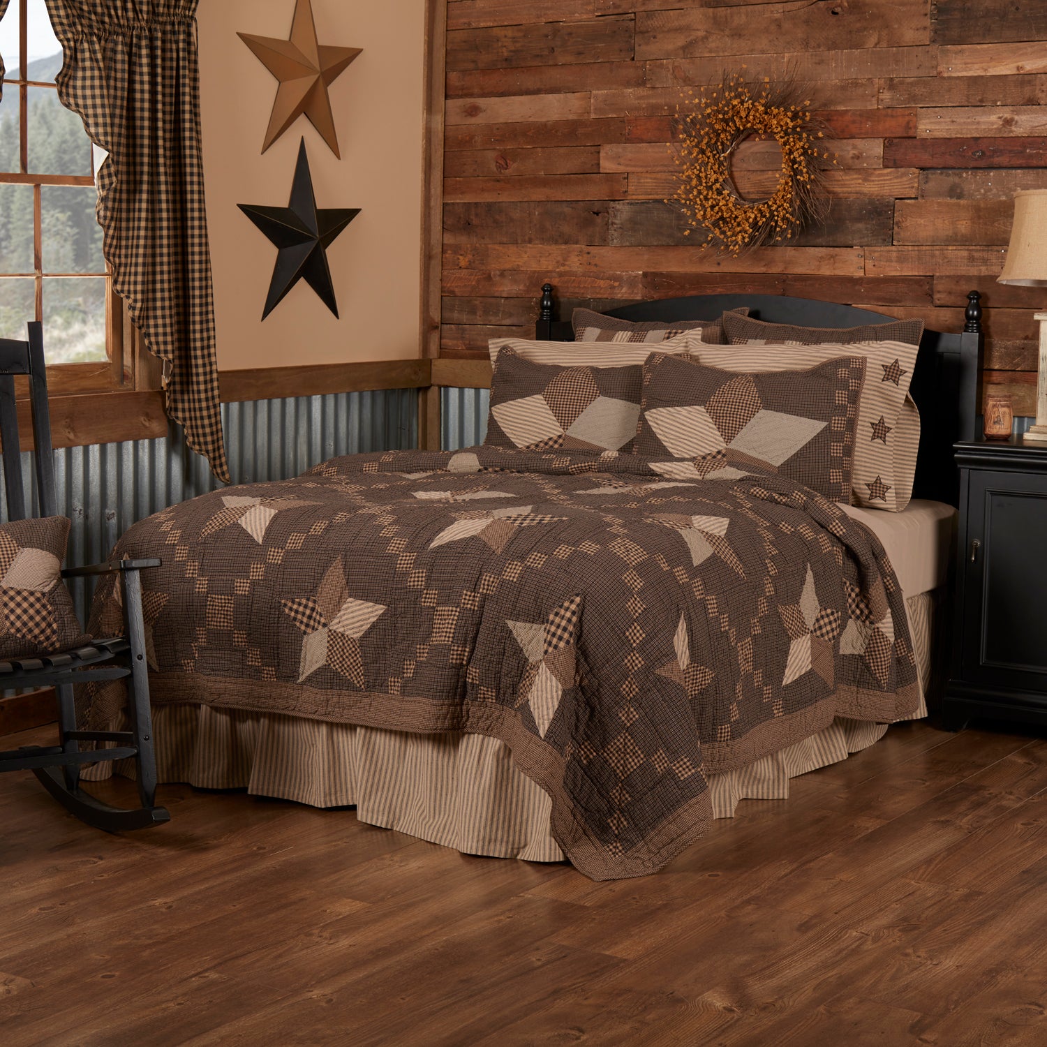 Farmhouse Star California King Quilt 130Wx115L