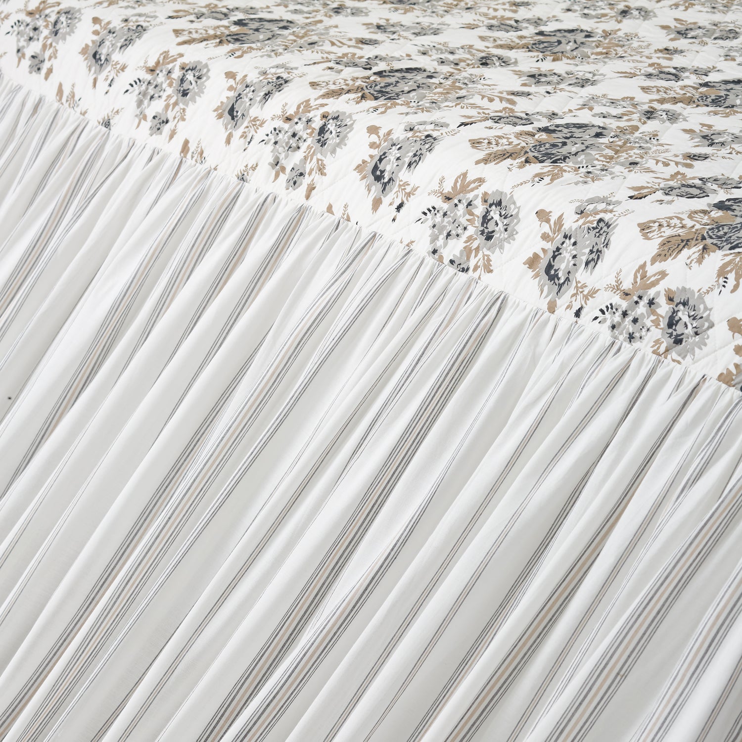Annie Portabella Floral Ruffled California King Coverlet 84x72+27